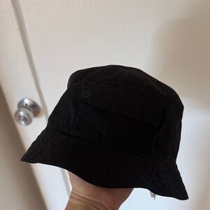 lululemon athletica Black Bucket Hat with Interior Size Tag